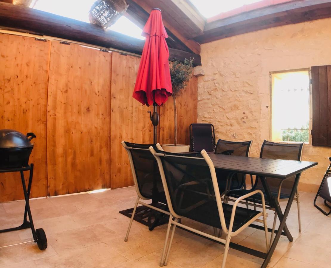 Gites Le Mas Guiraud Beaucaire  Esterno foto